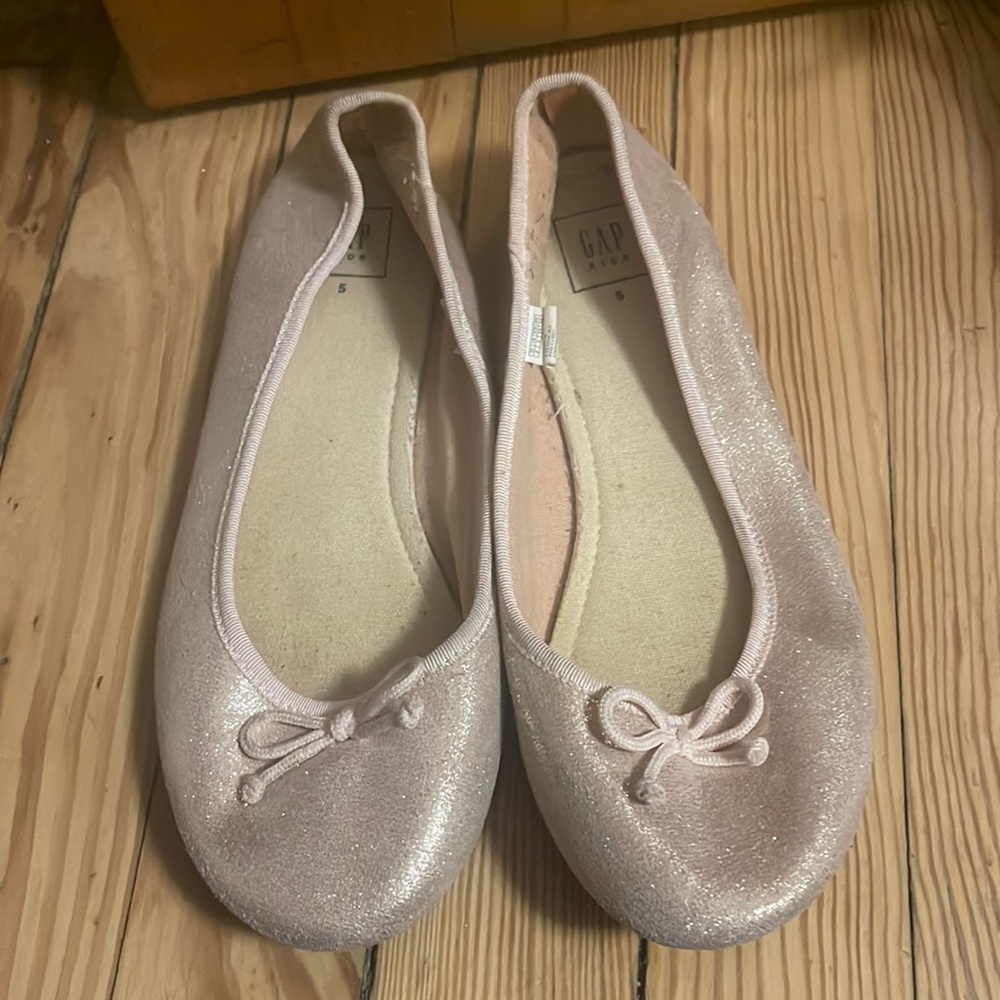 Gold rose shoes